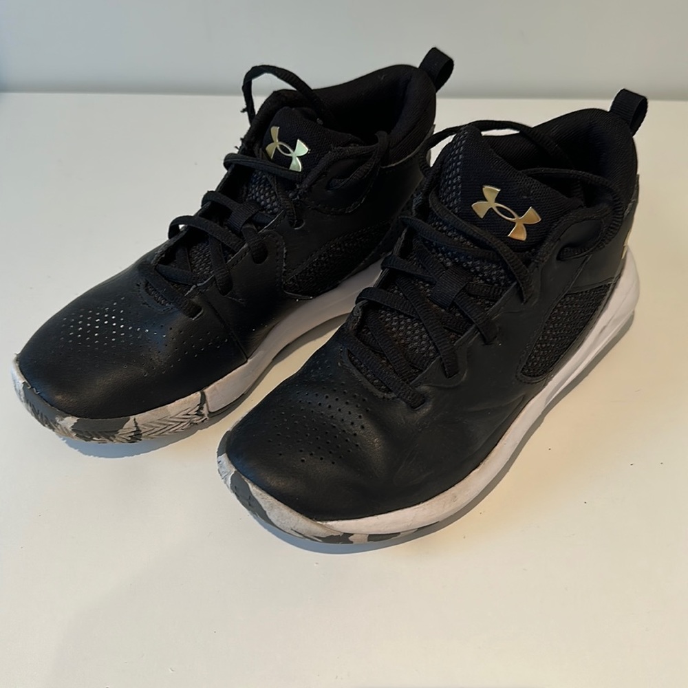 Under Armour Grade School Jet 21 Basketball